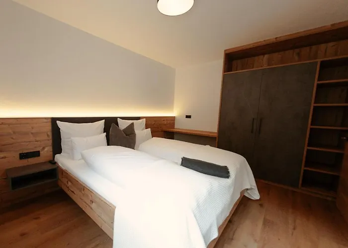 Johann דירה ניוסטיפט אים סטובאיטל