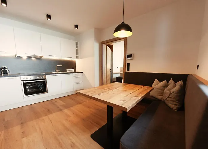 Johann * ניוסטיפט אים סטובאיטל